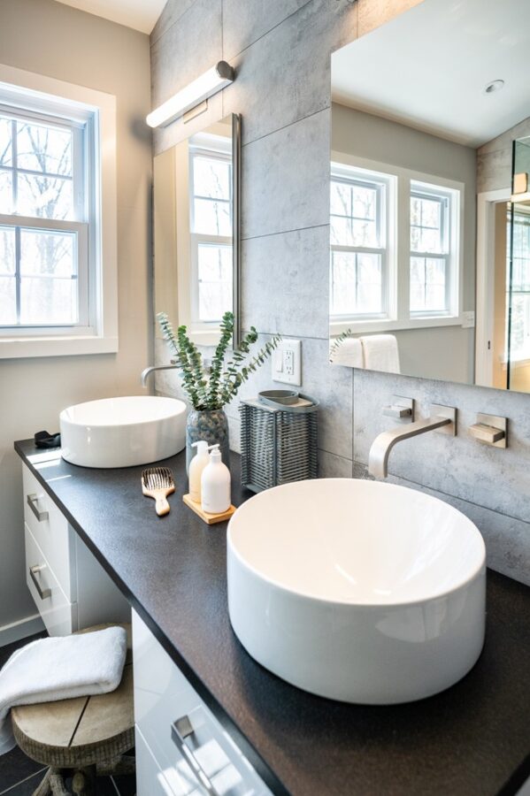 white double sinks wall faucets