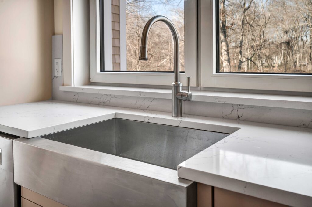 stainless steel kitchen sink