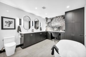 black and white bathroom
